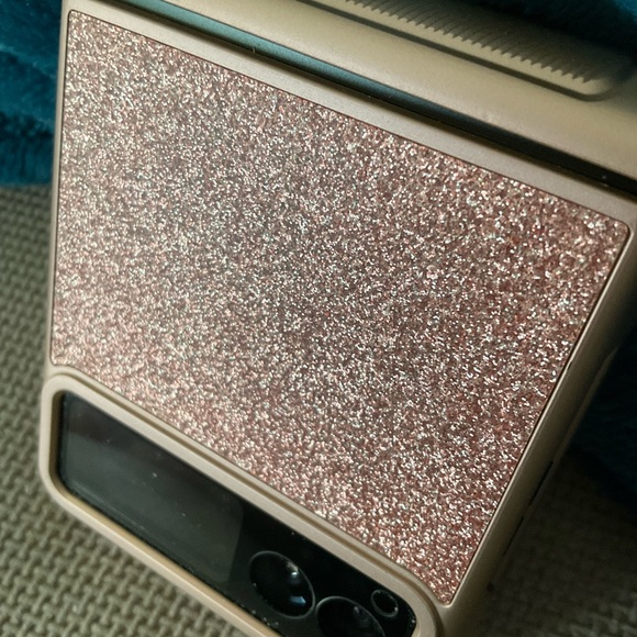 Motorola Razr 2023 Case in Rose Gold (COPY) - Picture 11 of 12